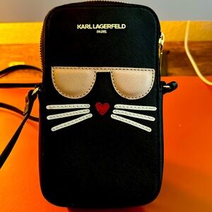 KARL LAGERFELD PHONE CASE
CROSSBODY.